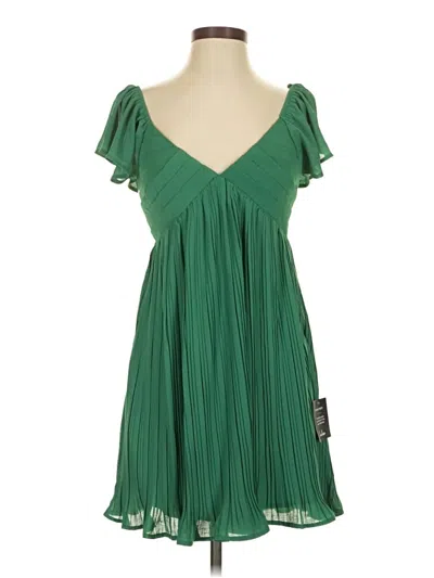 Pre-owned Lulus Sleeveless Top Green Sweetheart Neckline Tops