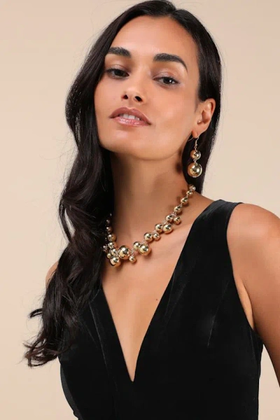 Lulus Statement Babe Gold Necklace And Earrings Set