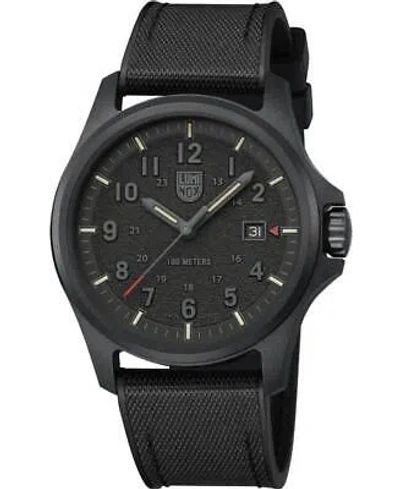 Pre-owned Luminox Men Quartz Watch  Xl.1961 Dial