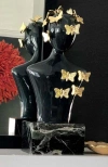 Lunares "heart Can Change Too" Bust In Black
