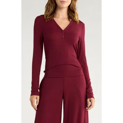 Lunya Stretch Modal V-neck Henley In Burgundy