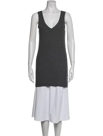 Pre-owned Lunya V-neck Sleeveless Top In Grey