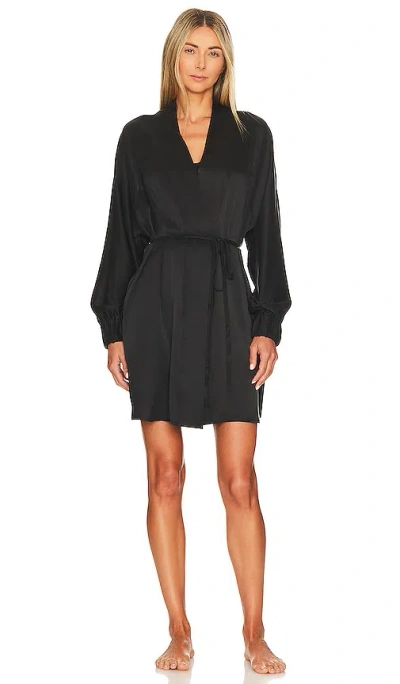 Lunya Washable Silk Short Robe In Immersed Black
