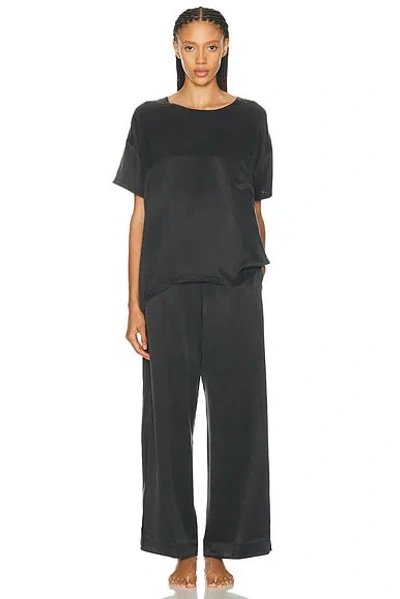 Lunya Washable Silk Tee Pant Pajama Set In Black