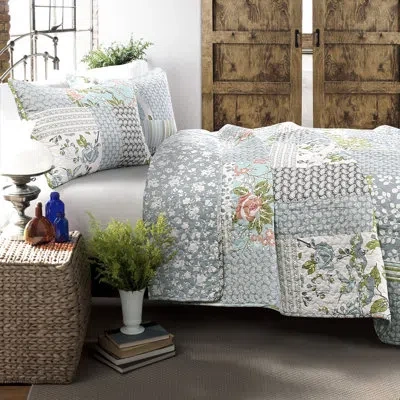 Lush Decor Roesser Blue 100% Cotton Reversible Modern & Contemporary 3 Piece Quilt Set In Blue;gray
