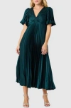 Lush Short Sleeve Pleated Satin Midi Dress In Green