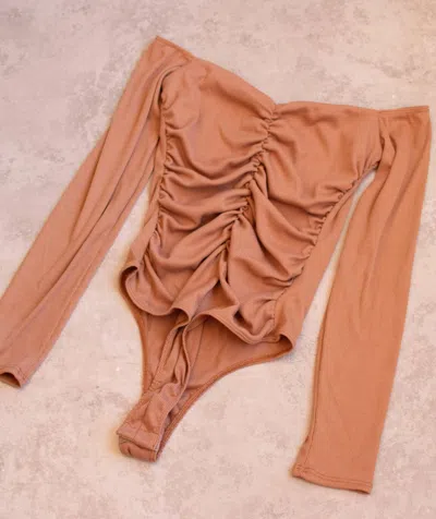 Lush Women's Off-the-shoulder Bodysuit In Mocha