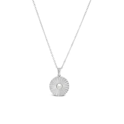 Lutiro Women's White Medallion Pendant-freshwater Pearl