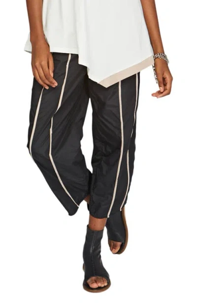 Luukaa Jasper Memory Taffeta Pants With Liner In Black