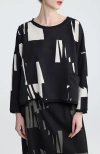 Luukaa Nerina Cropped Graphic Blouse In Black