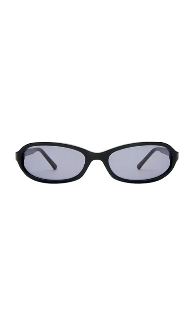 Luv Lou The Elcie Sunglasses In Black