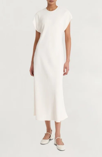 Luxely Short Sleeve Maxi Dress In White Smoke