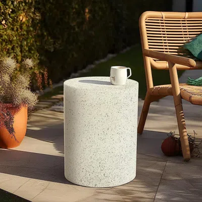 Luxenhome Off White With Speckled Cement Round Outdoor End Table