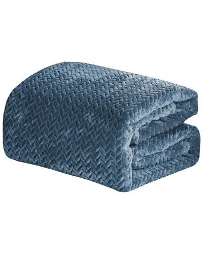 Luxury Home Chevron Braided All-season Blanket In Blue