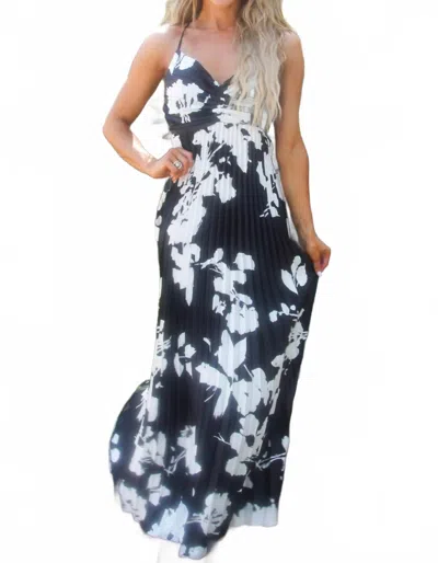 Luxxel Pretty In Pleats Maxi Dress In Black/white In Blue