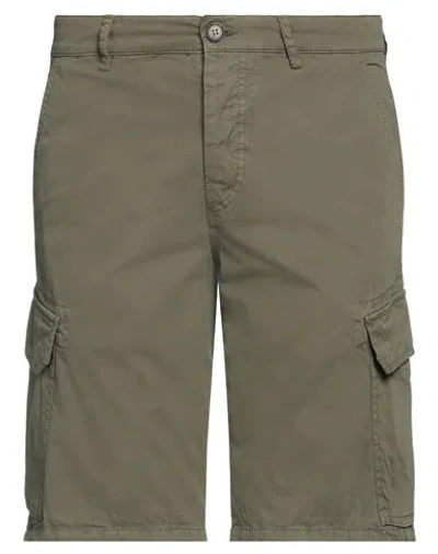 Lyle & Scott Man Shorts & Bermuda Shorts Military Green Size 31 Cotton