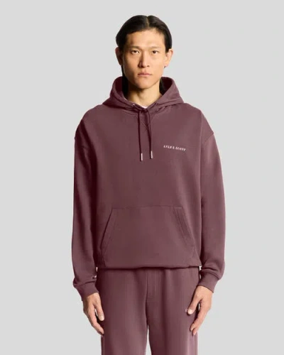 Lyle & Scott Script Brushback Pullover Hoodie In Burgundy