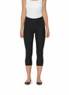Lyssé Capri Bottom Pants In Black In Black