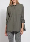 LYSSÉ CAMPER SPORTY BUTTON DOWN