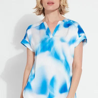 Lyssé Coraline Printed V-neck Pull On Top In Blue