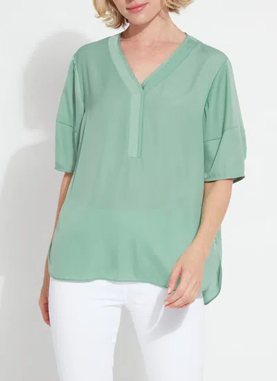 LYSSÉ MUSETTE PULLOVER TOP