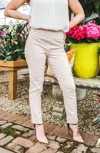 Lyssé Tate Low Rise Ankle Trouser In Champagne In White