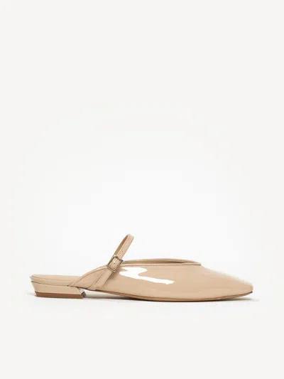 M. Gemi The Debora In Sand