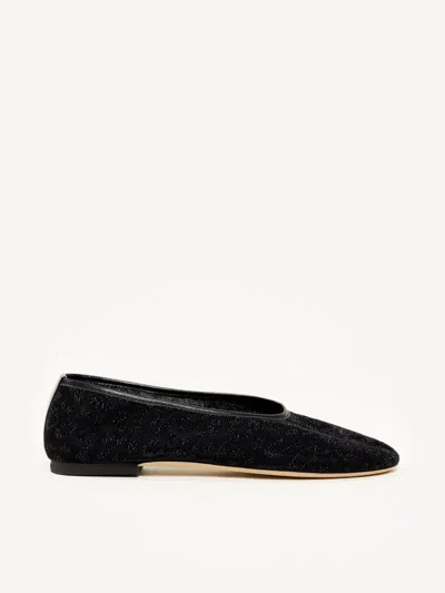 M. Gemi The Regina In Black