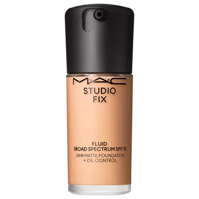 Mac Cosmetics Studio Fix Fluid Spf 15 24hr Buildable Soft-matte Foundation + Oil Control Nw20 1 Oz/30 ml In Brown