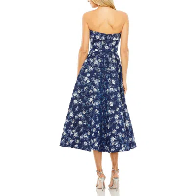 MAC DUGGAL MAC DUGGAL FLORAL STRAPLESS BROCADE MIDI DRESS