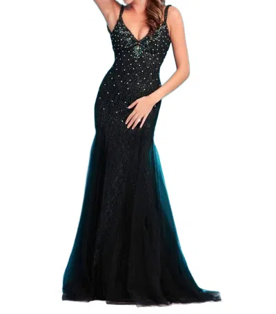 Mac Duggal Form-fitting Beaded Evening Gown In Black