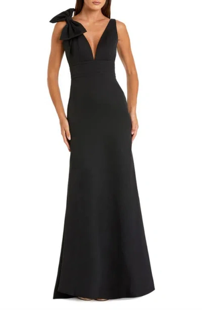 MAC DUGGAL MAC DUGGAL SLEEVELESS V NECK BOW DETAIL MERMAID GOWN