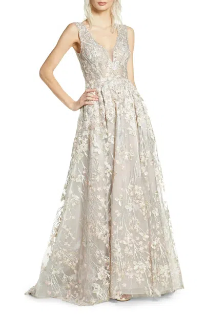 Pre-owned Mac Duggal Women's  Floral Embroidered V-neck Gown, Size 4 - Ivory In White