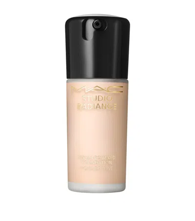 Mac Studio Radiance Serum-powered Foundation