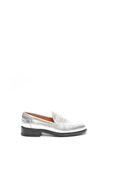 Macian Ludo Penny Loafer In White