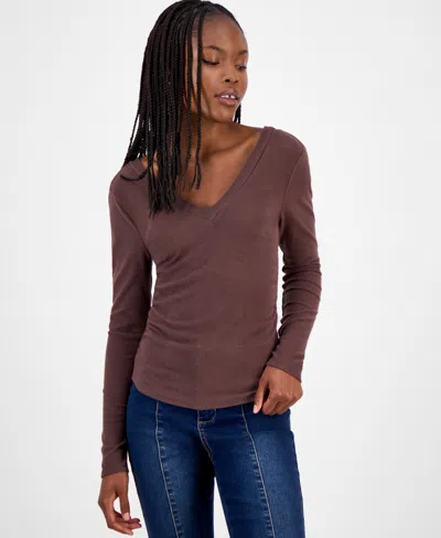 Madden Girl Juniors' Double V-neck Ruched Long-sleeve Tee In Burgundy