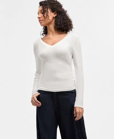 Madden Girl Juniors' Double V-neck Ruched Long-sleeve Tee In White