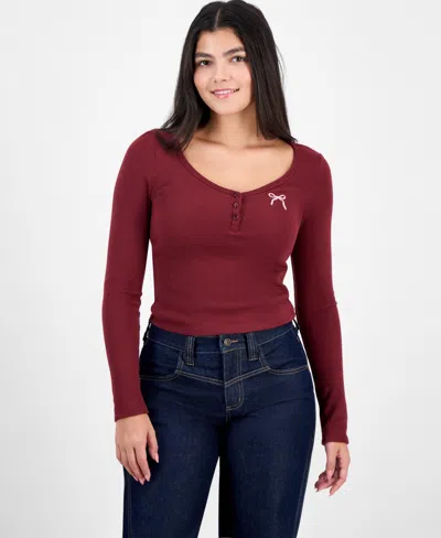 Madden Girl Juniors' Hacci Embroidered Long-sleeve Henley In Brown