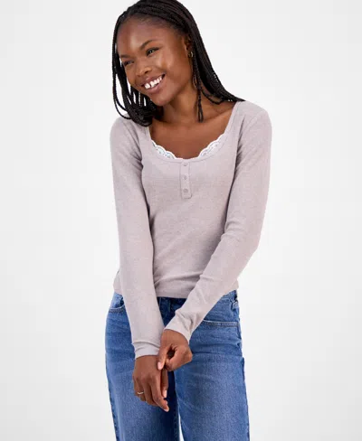 Madden Girl Juniors' Scoop-neck Lace-trim Henley In Gray