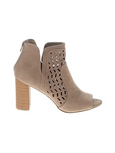 Pre-owned Madden Girl Sandals In Gray