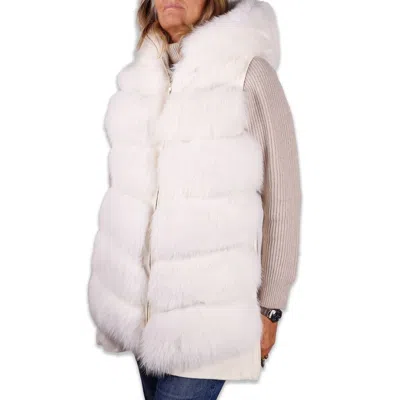 Made In Italy Elegant Sleeveless Wool Coat With Fox Fur Detail In White