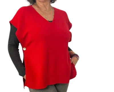 Made In Italy Sleeveless Throw Over Sweater Top In Red