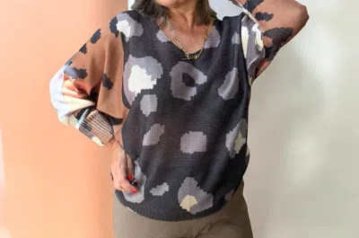Made In Italy Wildly Chic Lightweight Knit Top In Multi