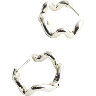 Madewell Demi Fine Wavy Double Hoop Huggie Earrings In Metallic