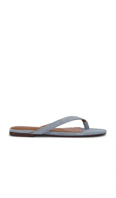 Madewell Iggy Thong Sandal In Blue