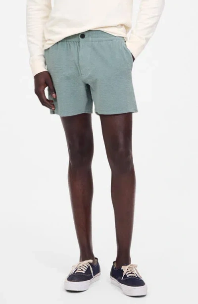 Madewell Everywhere Cotton Stretch Seersucker Shorts In Blue