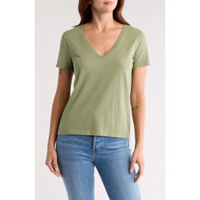 Madewell Whisper V-neck T-shirt In Heritage Olive