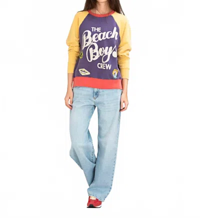 MADEWORN BEACH BOYS PRINTED SHRUNKEN SWEATSHIRT WITH VINTAGE PATCHES IN MULTI
