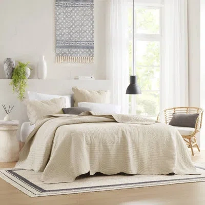 Madison Park Tuscany Scalloped Edge Quilt Set In Cream