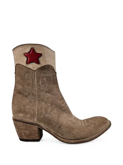 Madison.maison Pointy Star-patch Cowboy Boots In Brown